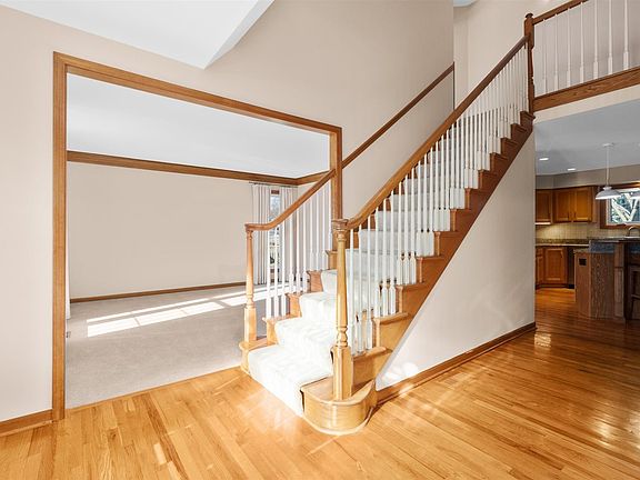 2nd image of 1007 Hollingswood Ct