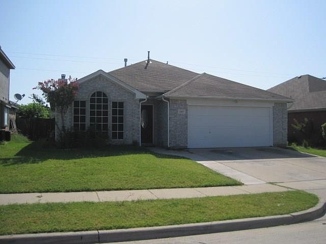 1st image of 2107 Sophie Ln