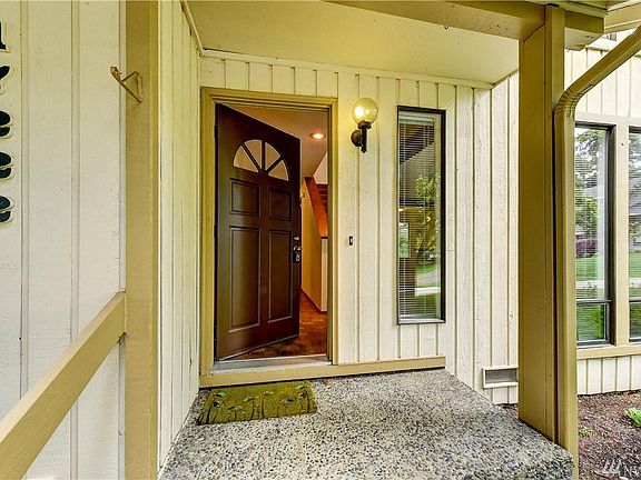 2nd image of 17222 NE 98th Ct