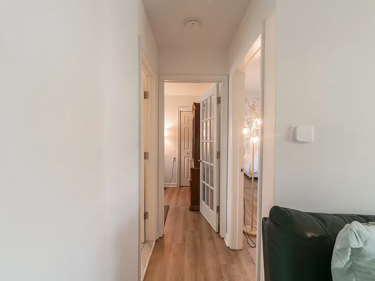 1129 Jefferson Ave — Photo 10