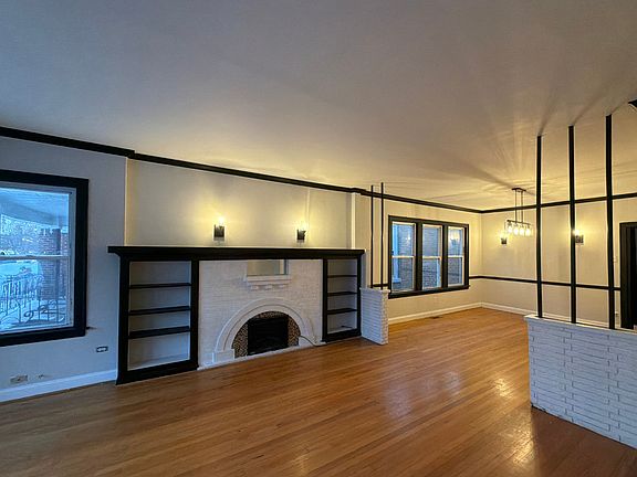 4th image of 5826 S Sacramento Ave