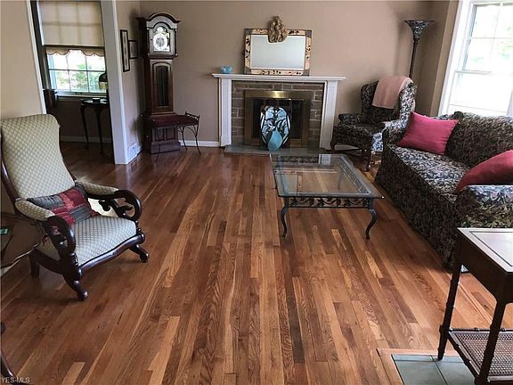4th image of 3158 Somerset Dr