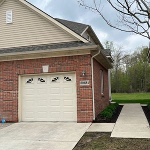 29481 Woodpark Cir, Warren, MI, 48092