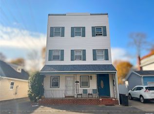 119 S 6th St, Lindenhurst, NY 11757