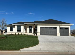 9627 W Wilkinson Ct, Maize, KS 67101
