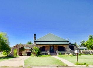 401 NE Avenue A, Andrews, TX 79714