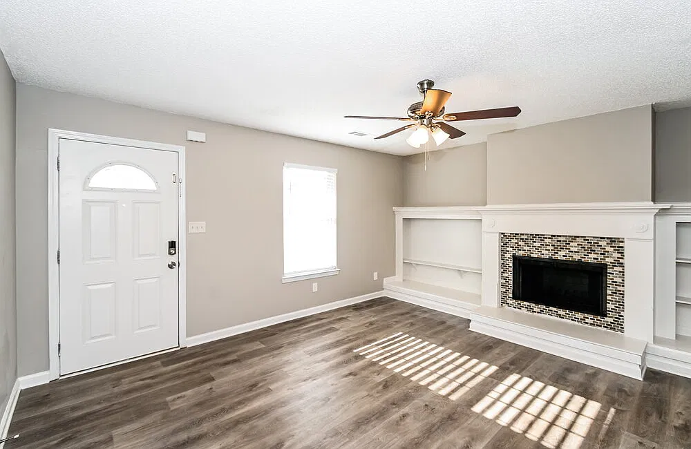 4 bed, 2.0 bath, 1624 sqft, $2,215 — Photo 4
