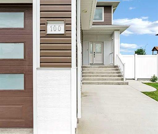 3rd image of 100 S Somerside Way SE
