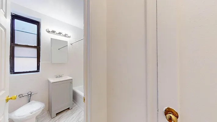 Rented by Bond New York | media 6