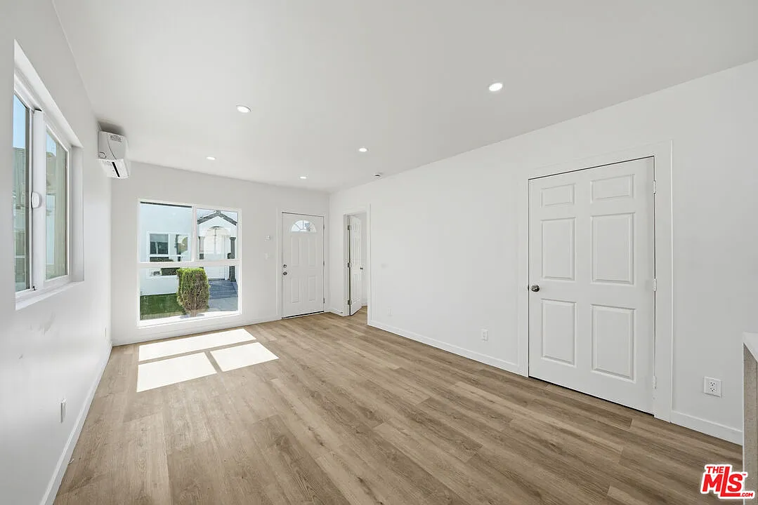 1 bed, 1.0 bath, 600 sqft, $1,975 — Photo 3