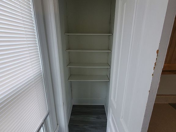 3rd image of 207 Greenly St Unit 4
