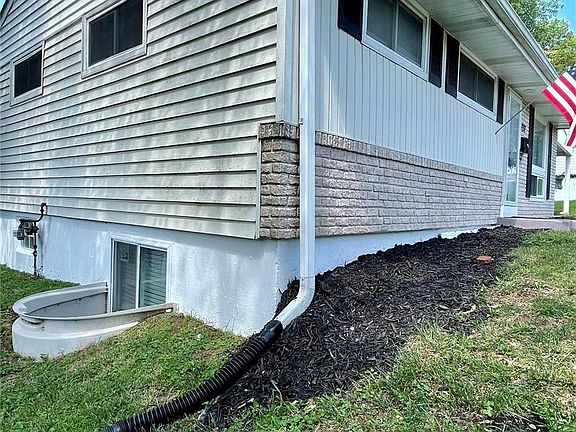 3rd image of 7737 Paddington Dr