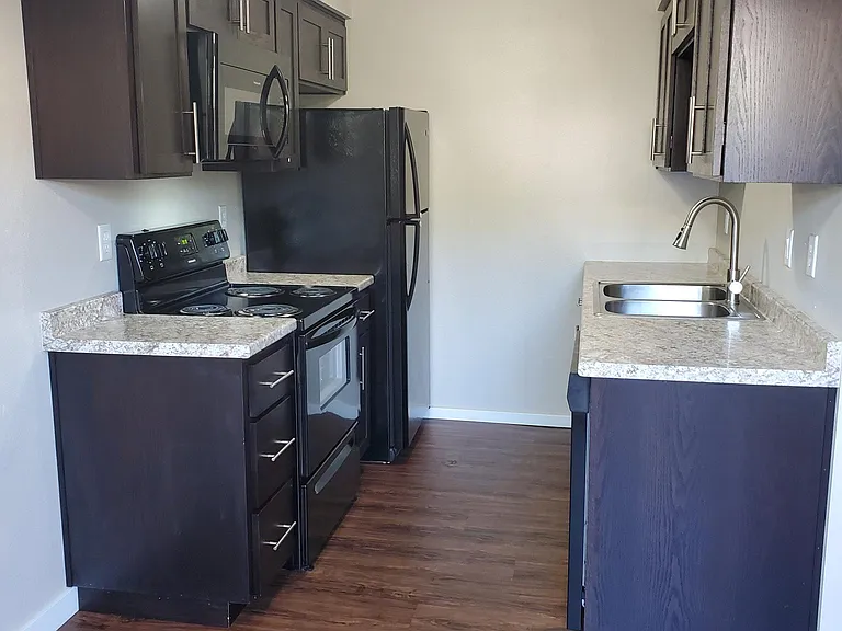 509 Mary Neal Ln — Photo 2