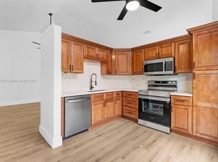 605 Laurel Way, Pompano Beach, FL 33068