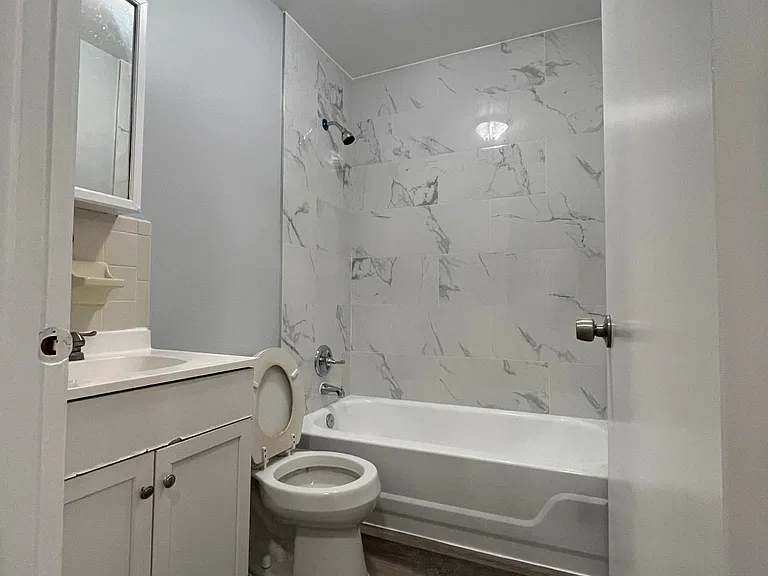 7928 Cottage St #B — Photo 9