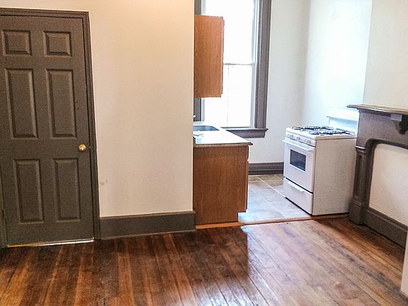 Dining/Kitchen Area