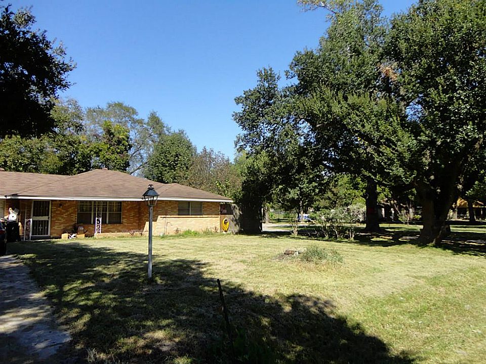 1st image of 215 Hollyvale Dr