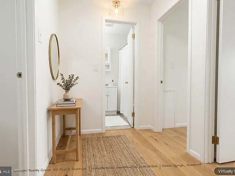 57 Brighton Ct — Photo 12