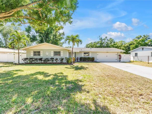 12096 Oak St, Largo, FL 33774