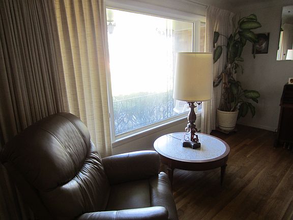 4th image of 12805 Gardenside Dr