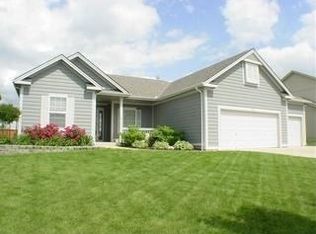 703 S Spruce Cir, Gardner, KS 66030