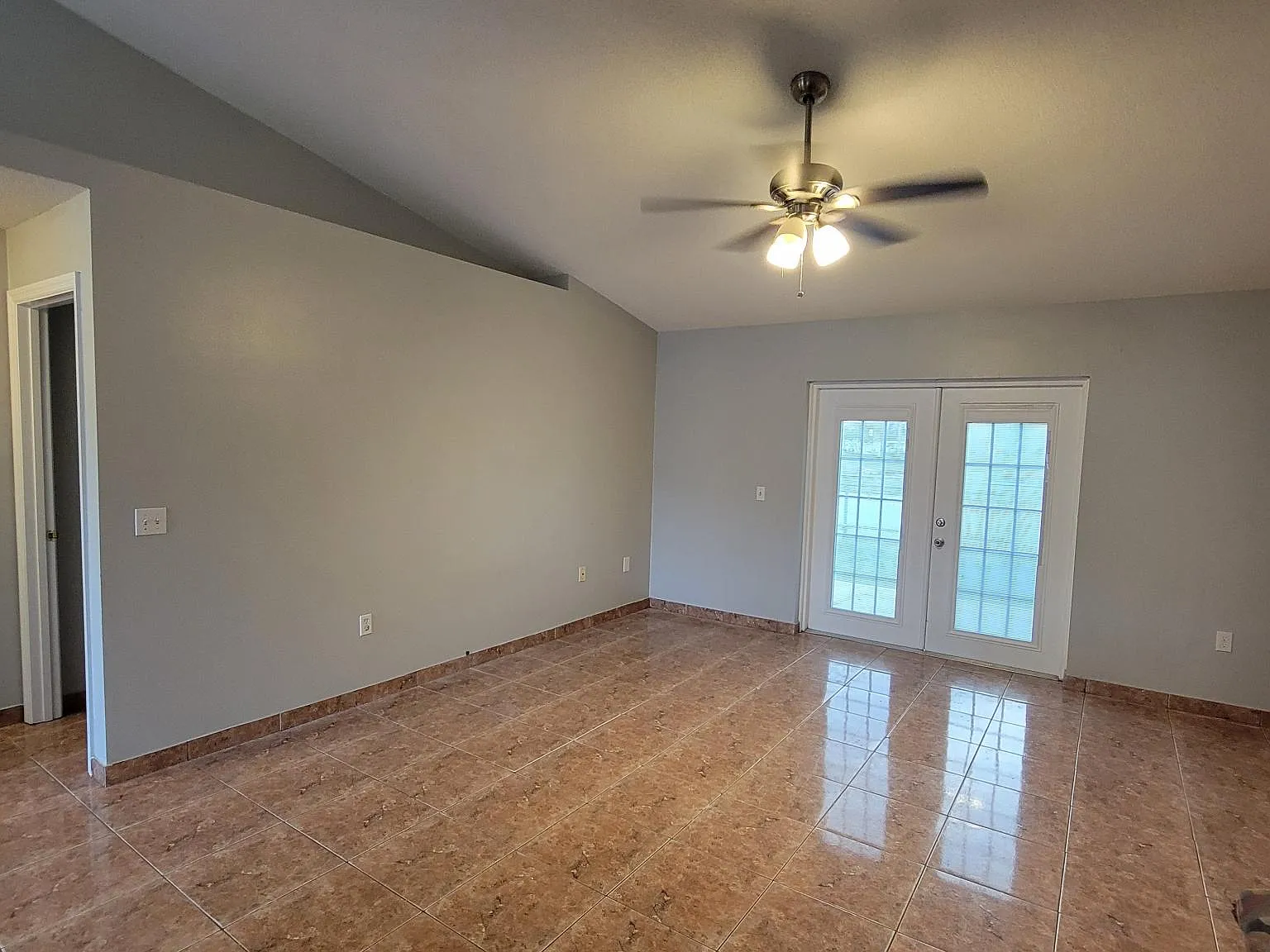 3 bed, 1266 sqft, $2,500 — Photo 4