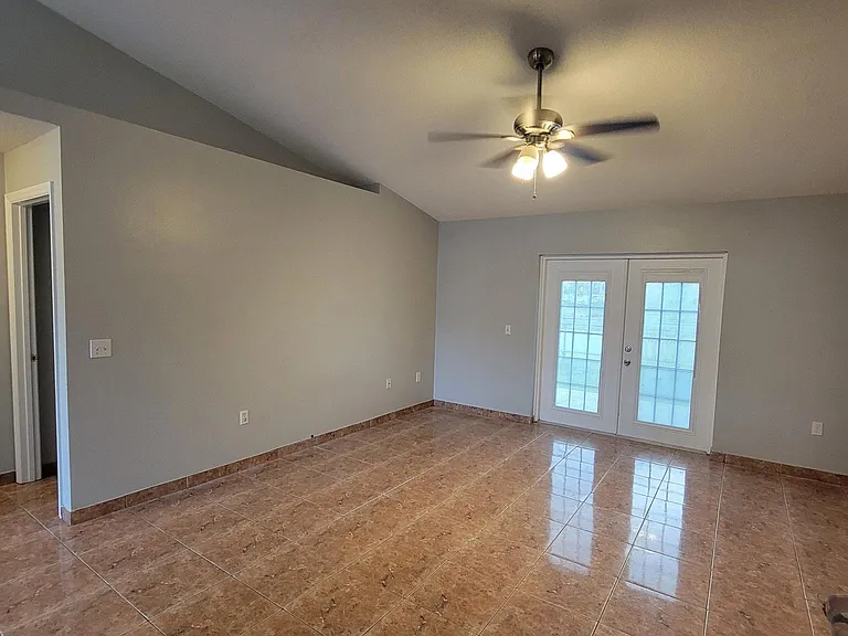 2404 Quail Cove Ct — Photo 4
