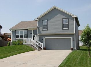 305 W Cheyenne St, Gardner, KS 66030