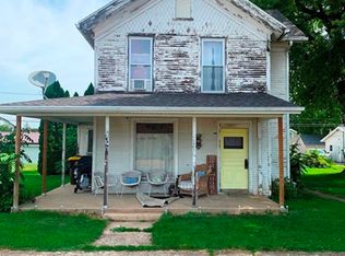 126 E Railroad St, Lena, IL 61048
