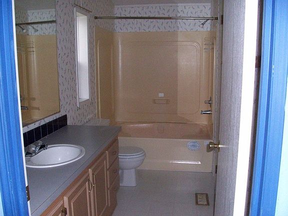 5th image of 100 N Newell St
