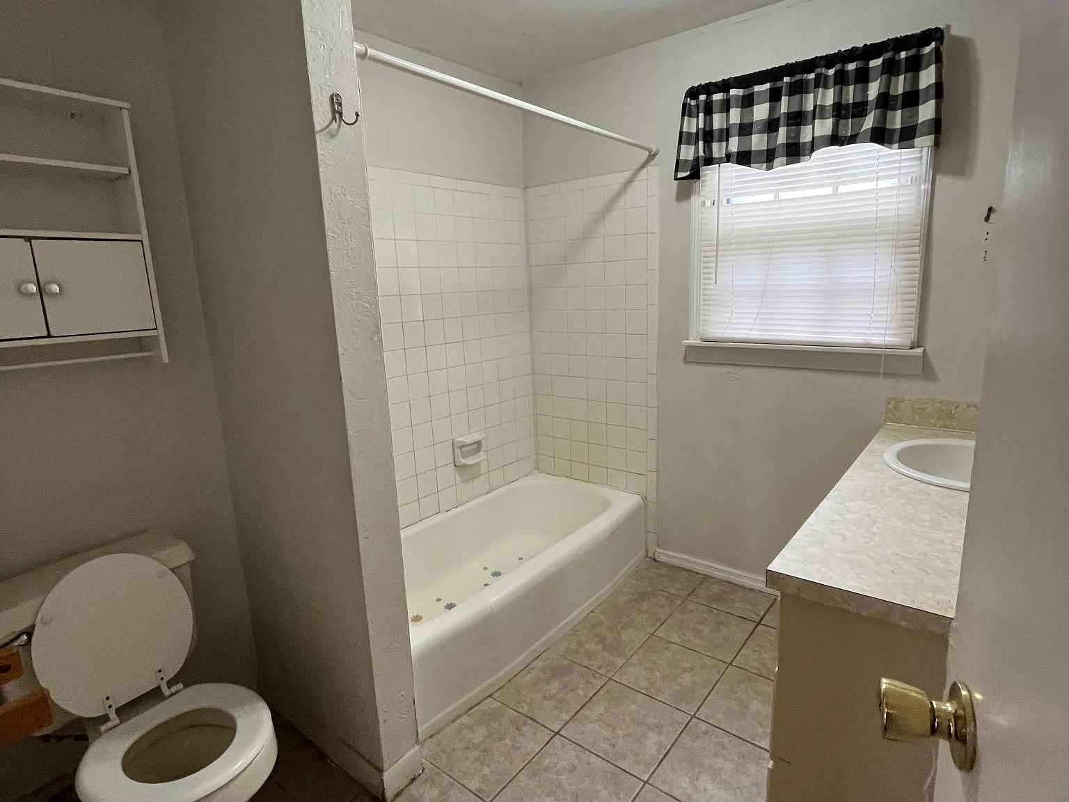 1816 California Ave — Photo 4