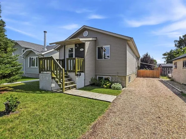 5431 N 55th Ave, Lacombe, AB T4L 1M1