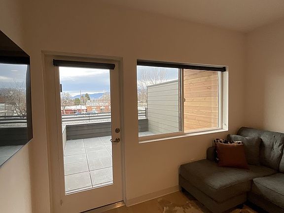 4th image of 718 W Babcock St Unit 210