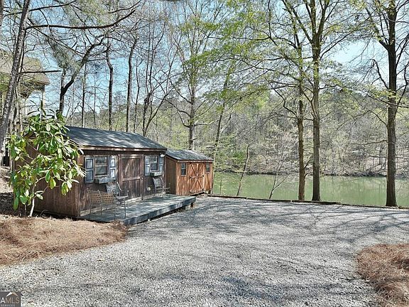 3rd image of 239 Robin Dr