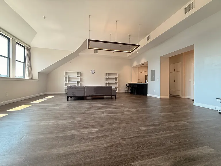 1022 Hancock St #304 — Photo 5