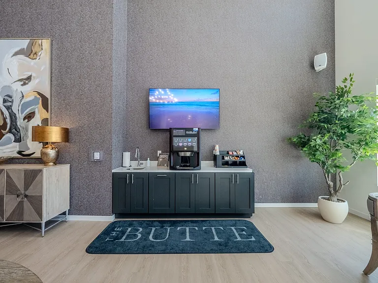 The Butte — Photo 9