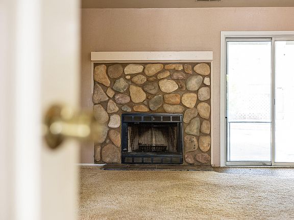 4th image of 232 Silver Maple Place