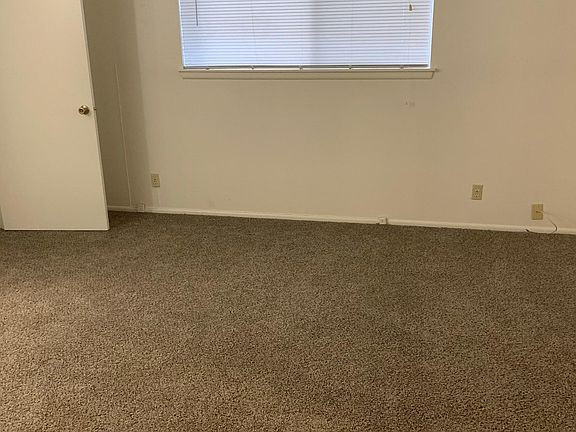 5th image of 614 Chauncey Dr APT 1