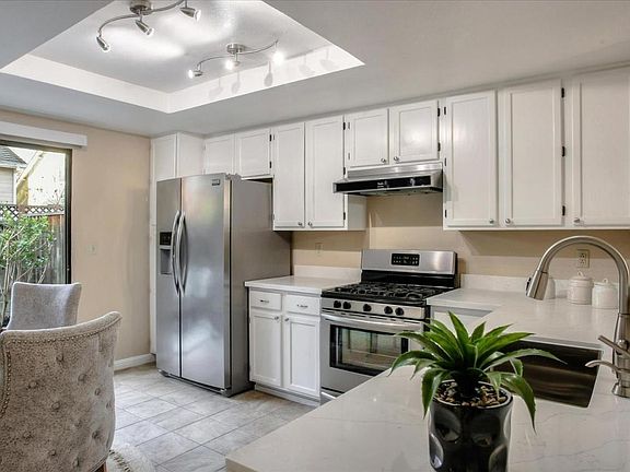 4th image of 1596 Shanghai Cir