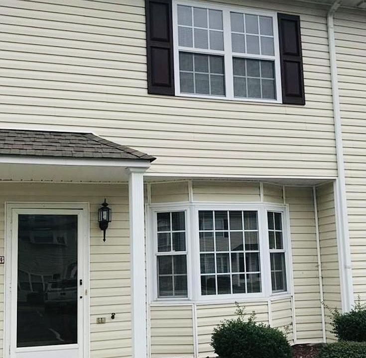 1st image of 3801 E Vancroft Cir