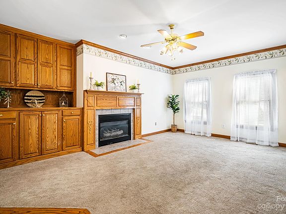 4th image of 79 37th Avenue Ct NW