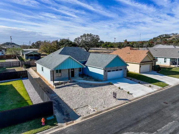 227 Riley Ln, Fredericksburg, TX 78624