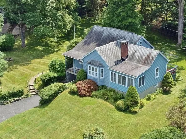 10 Leeside Road, Carmel, NY 10512