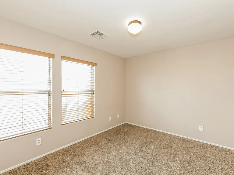 3433 Palatine Hills Ave — Photo 12
