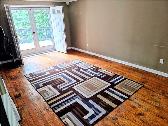 4th image of 3947 Meadowbrook Blvd