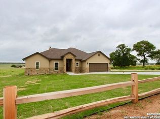 143 Las Palomas Dr, La Vernia, TX 78121