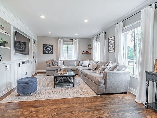 4th image of 1172 Driftwood Ln