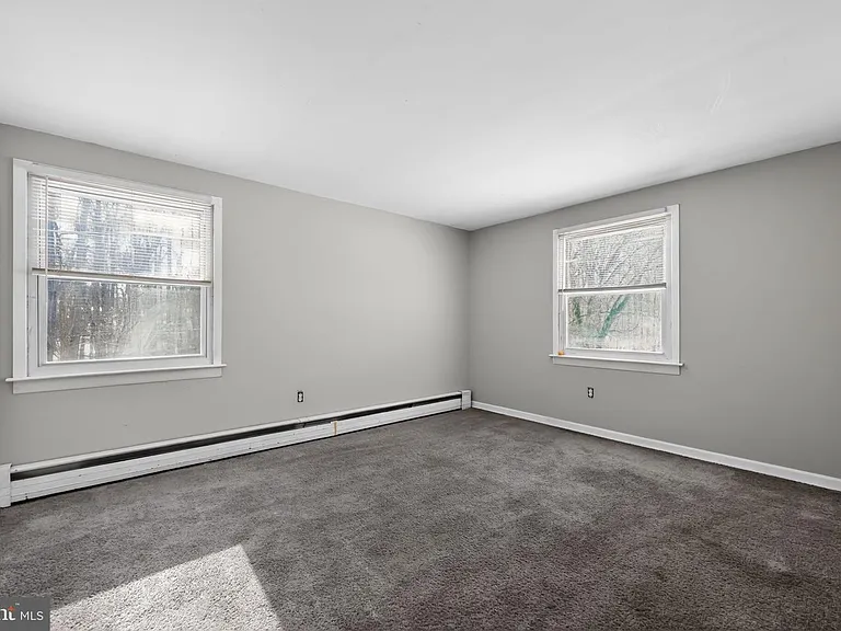 17 Bonnie Ln — Photo 9