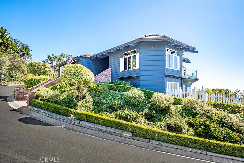 Building Photo - 22190 Paseo Del Sur