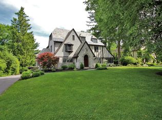 84 Sandringham Rd, Brighton, NY 14610